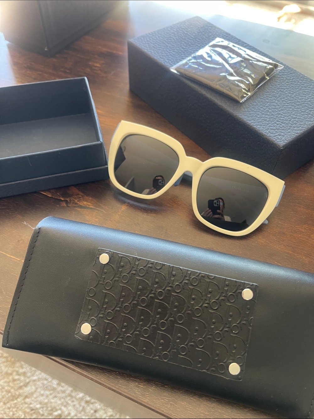 New full inclusion DIOR sunnies includes dust cloth and box and case - Picture 1 of 8